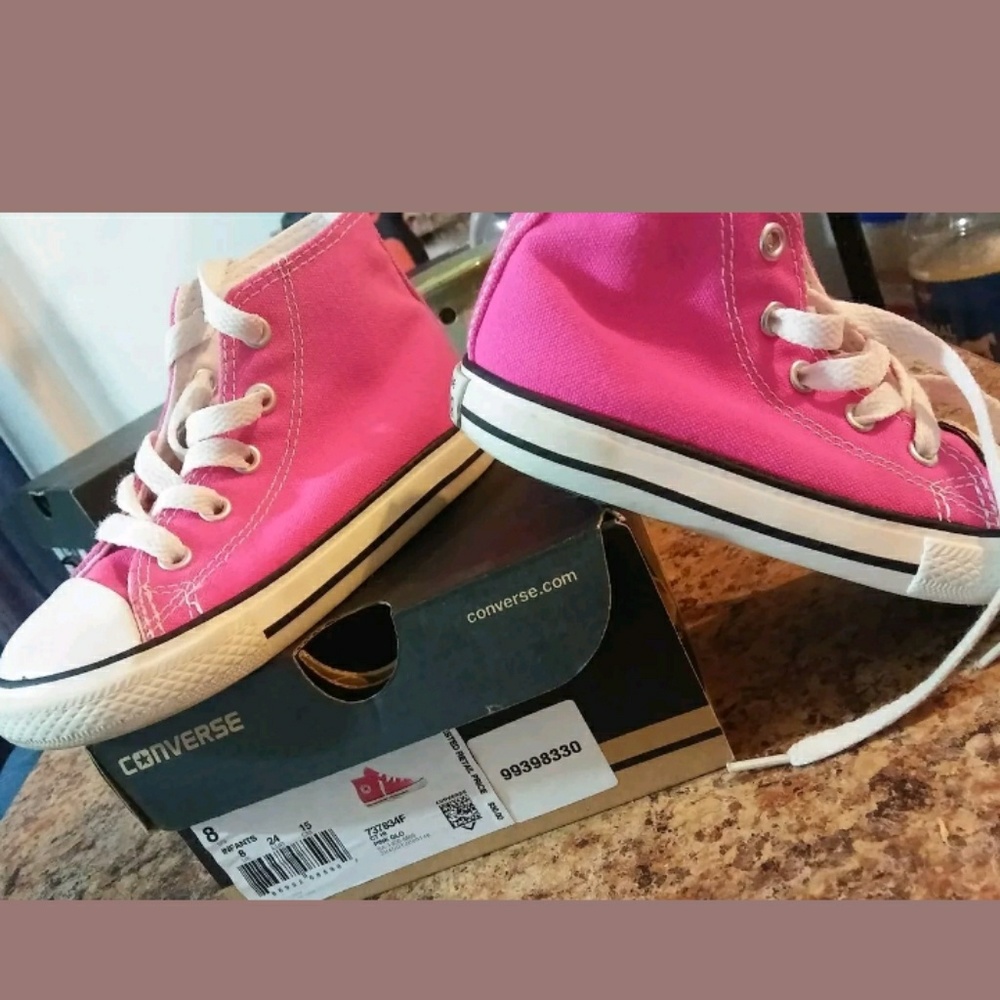 Pink Converse toddler size 8